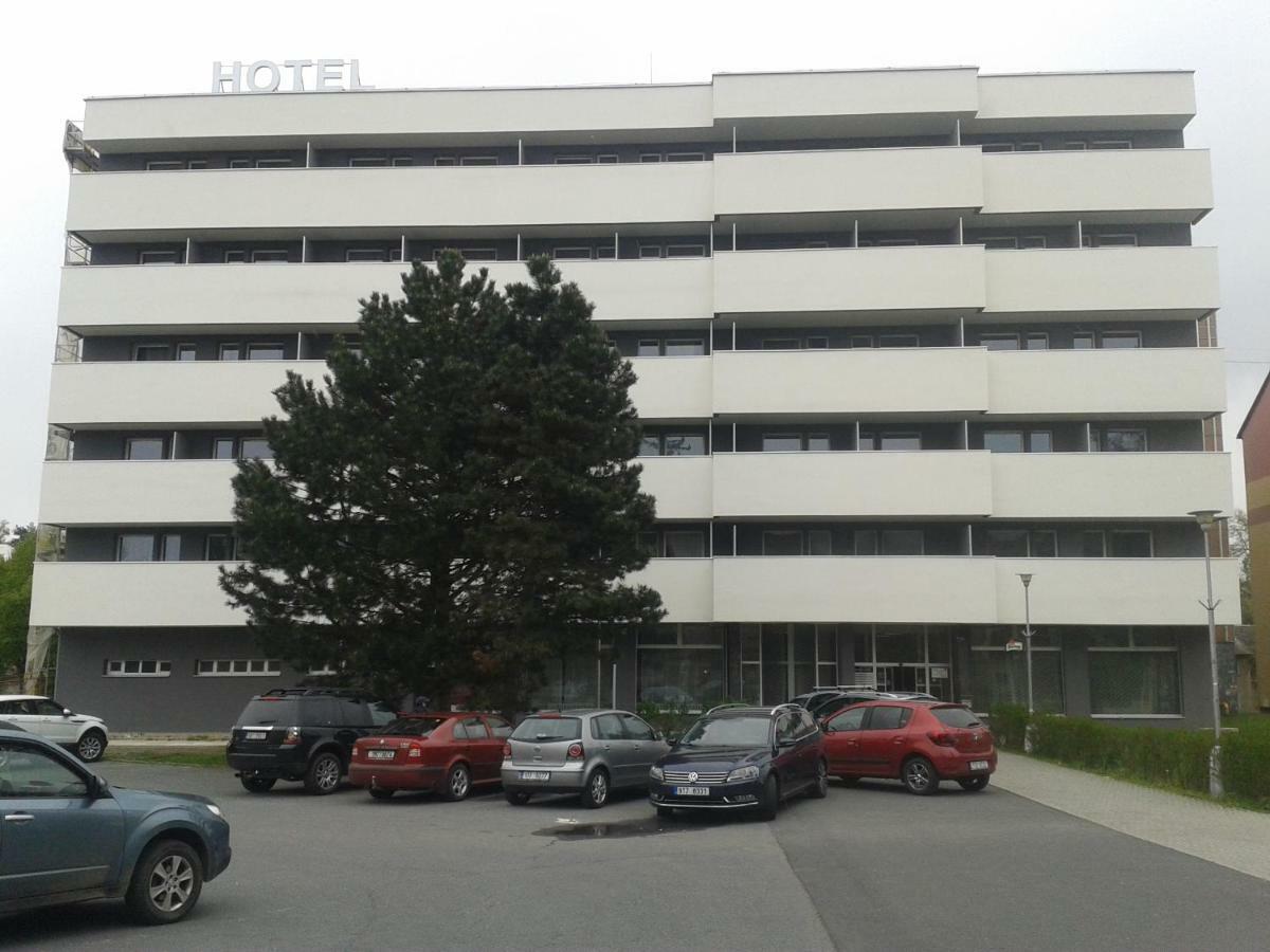 Hotel Slezan Bruntal Ngoại thất bức ảnh